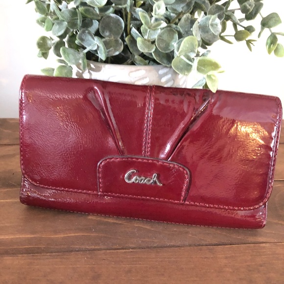 Coach Handbags - ✨All Leather Coach wallet